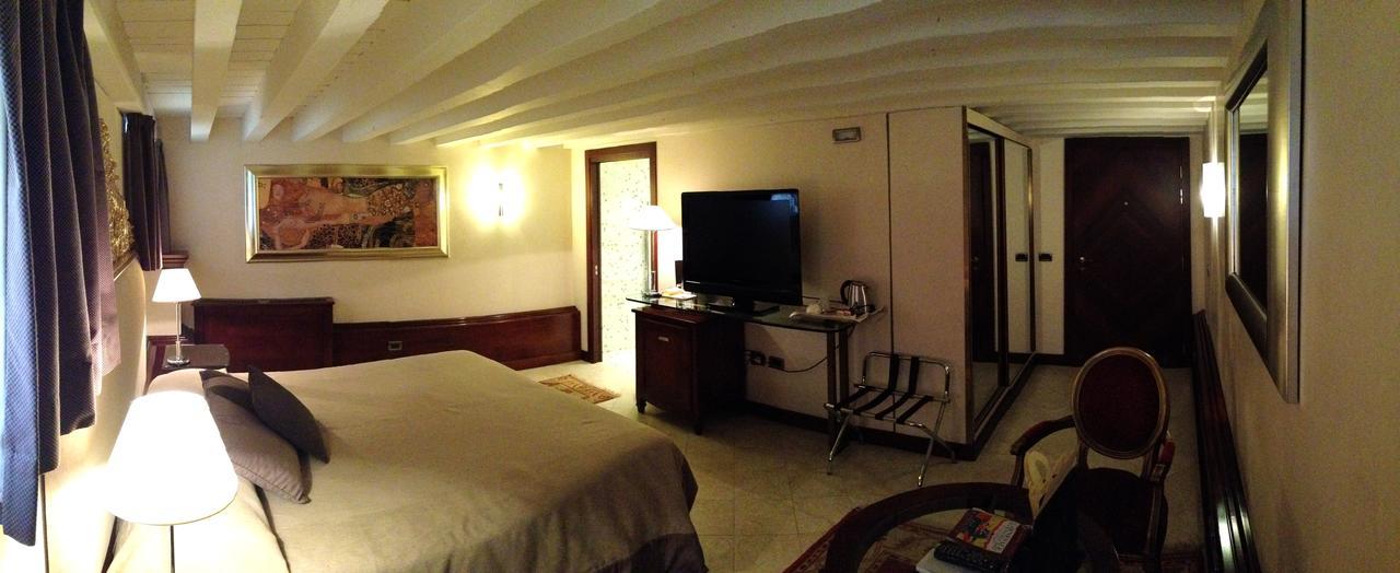 Hotel Liassidi Palace Venezia Rom bilde